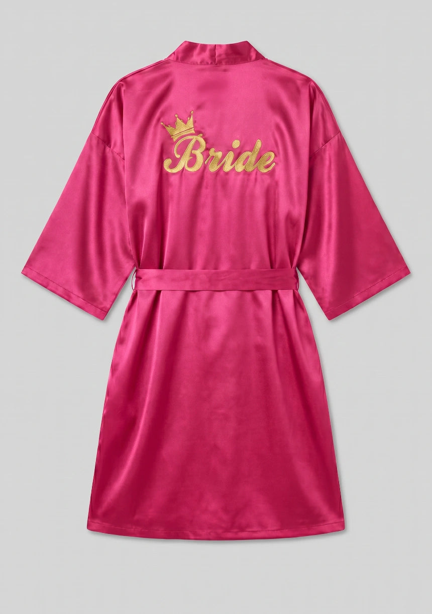 Satin Brautrobe mit "Braut" Stickerei