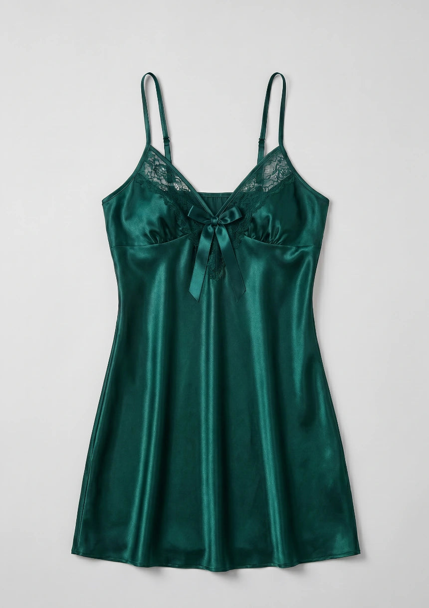 Seiden-Nachtkleid mit Spitzen-Ausschnitt