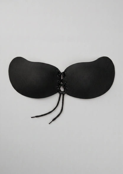 Hautfreundlicher Klebe-BH mit verstellbarem Träger