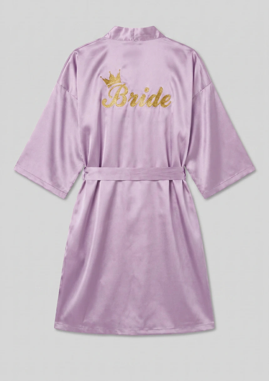 Satin Brautrobe mit "Braut" Stickerei