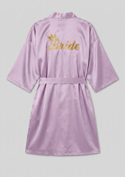 Satin Brautrobe mit "Braut" Stickerei