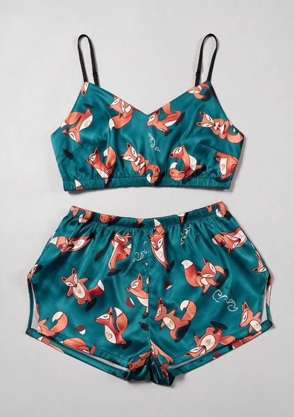 Kurzes Top und gemustertes Pyjama-Set