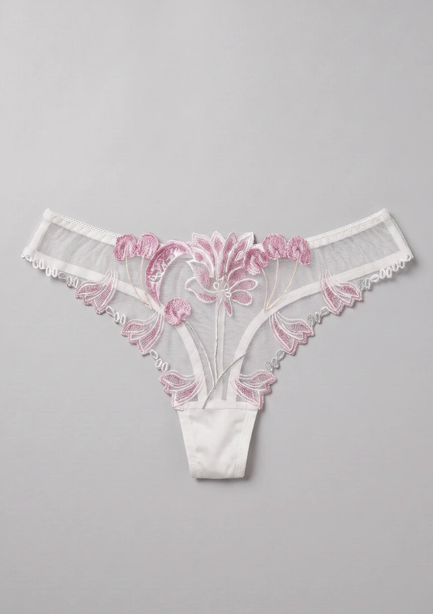 Spitzenunterhosen mit dekorativen Verzierungen