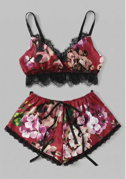 Blumige Damenpyjamas