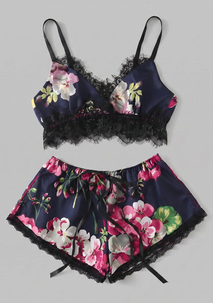 Blumige Damenpyjamas