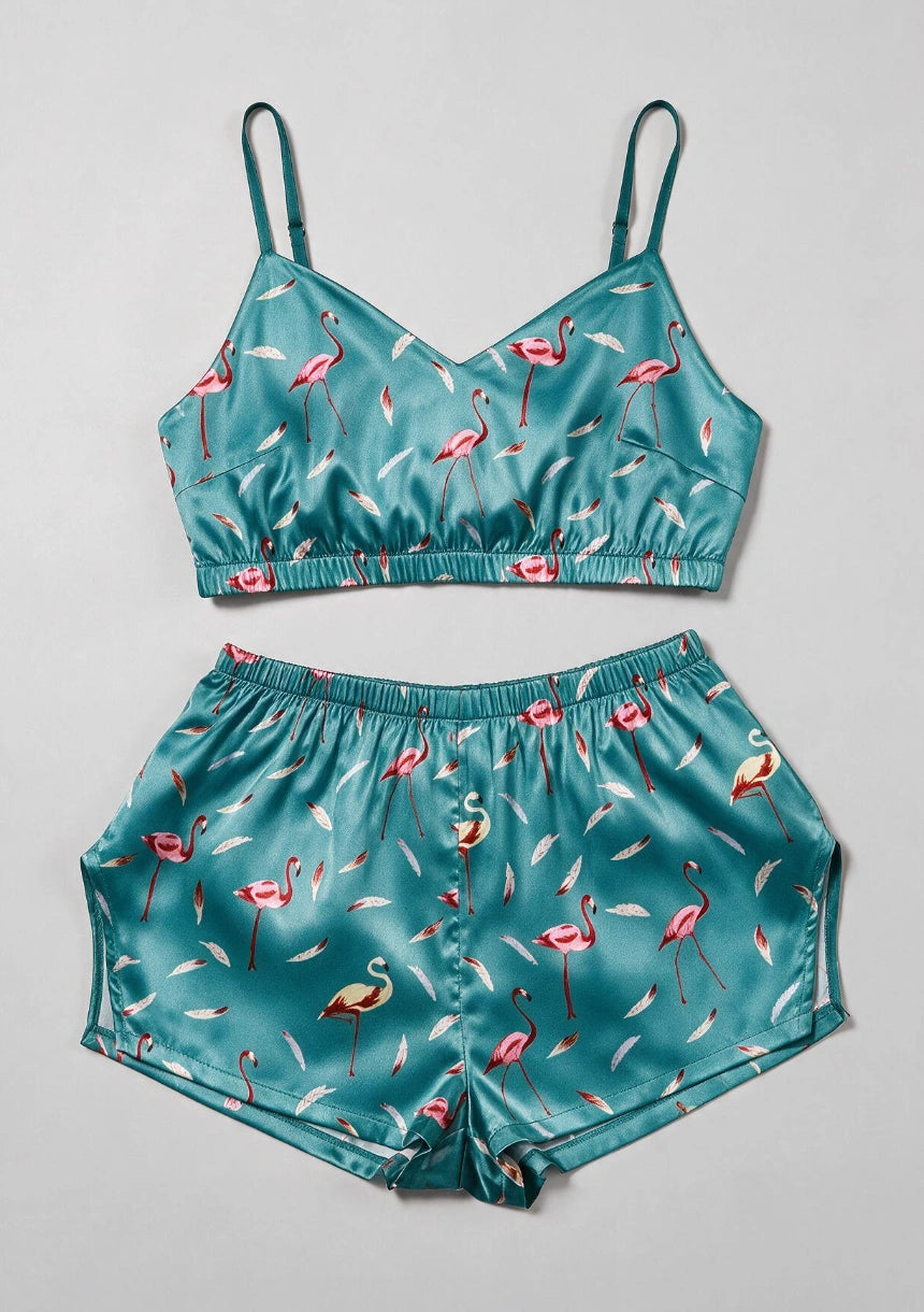 Kurzes Top und gemustertes Pyjama-Set