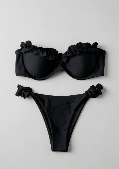 Zweiteiliger Bikini mit dekorativen Rüschen