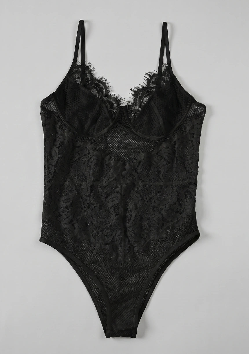 Zarter Spitzen-Bodysuit mit Mesh-Einsätzen