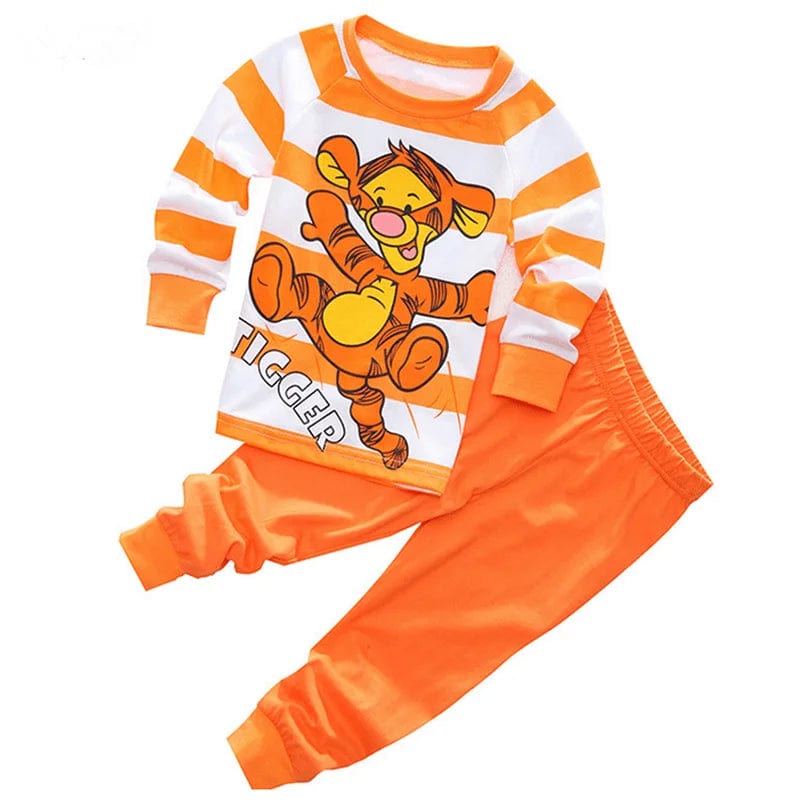 Orange Kinderschlafanzug mit Märchenmotiv