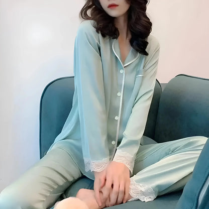 Satin pyjama with lace