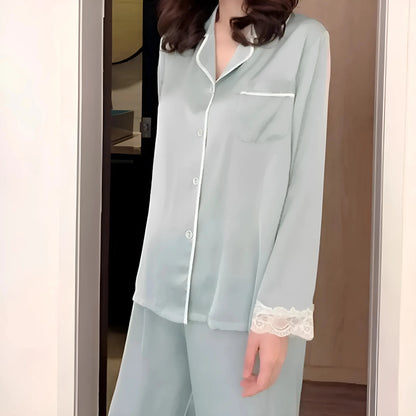 Satin pyjama with lace