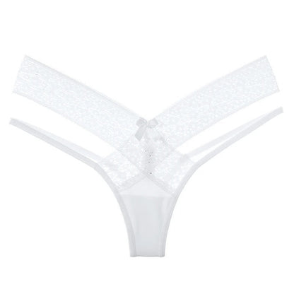 Spitzenstrings mit dekorativen Bändern